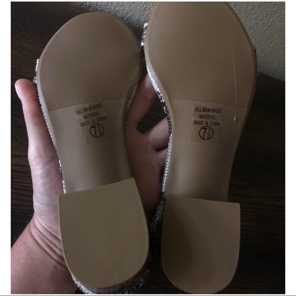 FAUX LEATHER BLOCK HEELED SANDALS - Picture 7 of 8